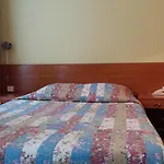 Pax Hotel Paris 18e