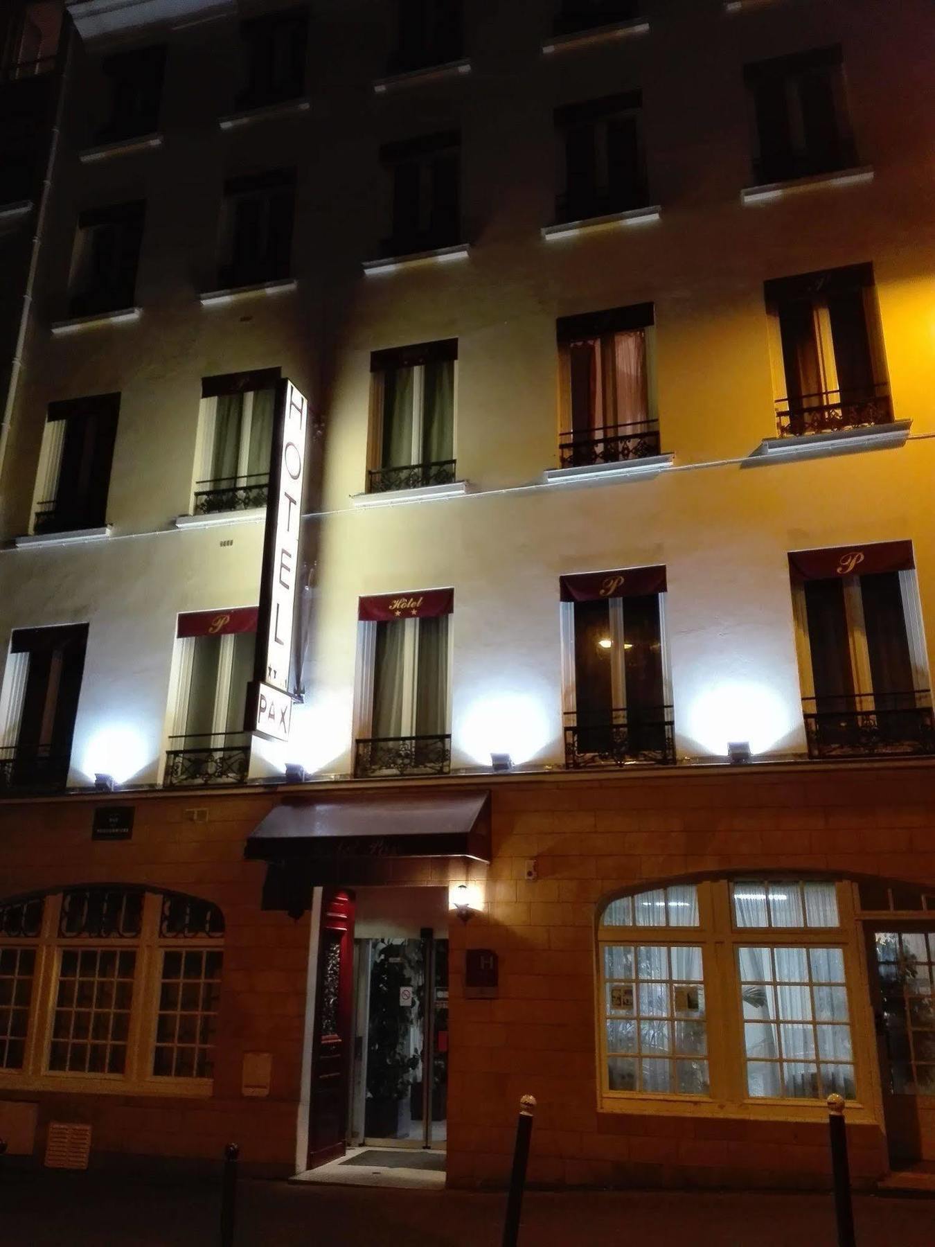 Hotel Pax 18e Parijs